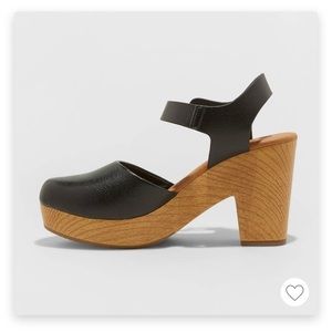 Heeled Clog - Universal Thread